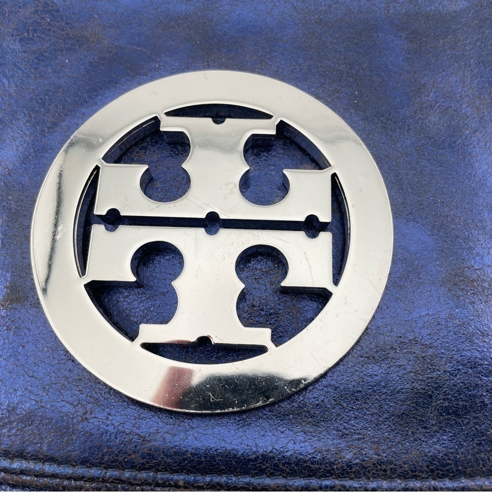 Tory Burch Leather Clutch Bag In brown.​​​​​​​​​​​​​​​​​​​​​​​​​​​​​ - Picture 3 of 10